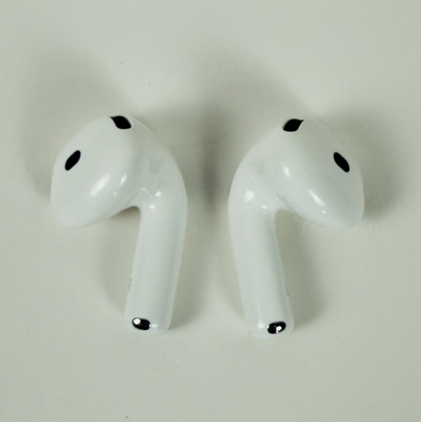 Apple AirPods 4th Gen ANC with Active Noise Cancellation MXP93LL/A - Excellent!