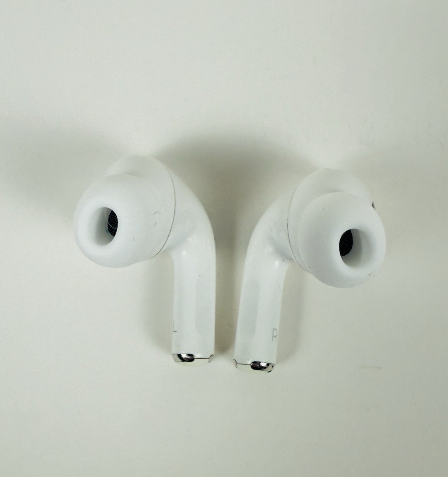 Apple AirPods Pro 2nd Generation with MagSafe Wireless Charging Case