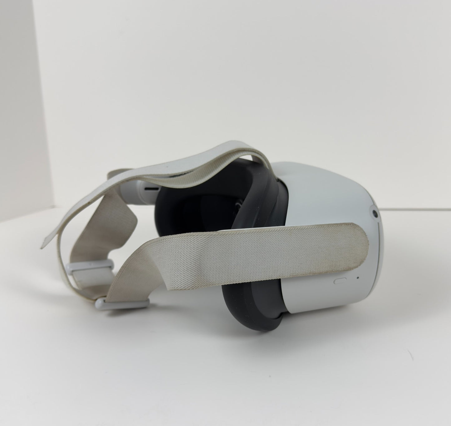 Meta Quest 2 VR Headset 256GB w/ Controllers, Charger – 1 yr Warranty