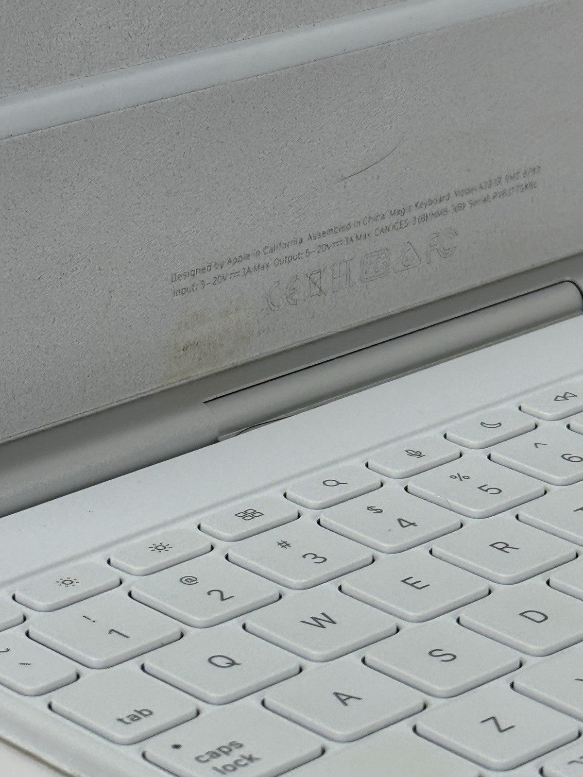 Apple Magic Keyboard for iPad Air 11 inch M2 & M3 - English - White - MDFV4LL/A