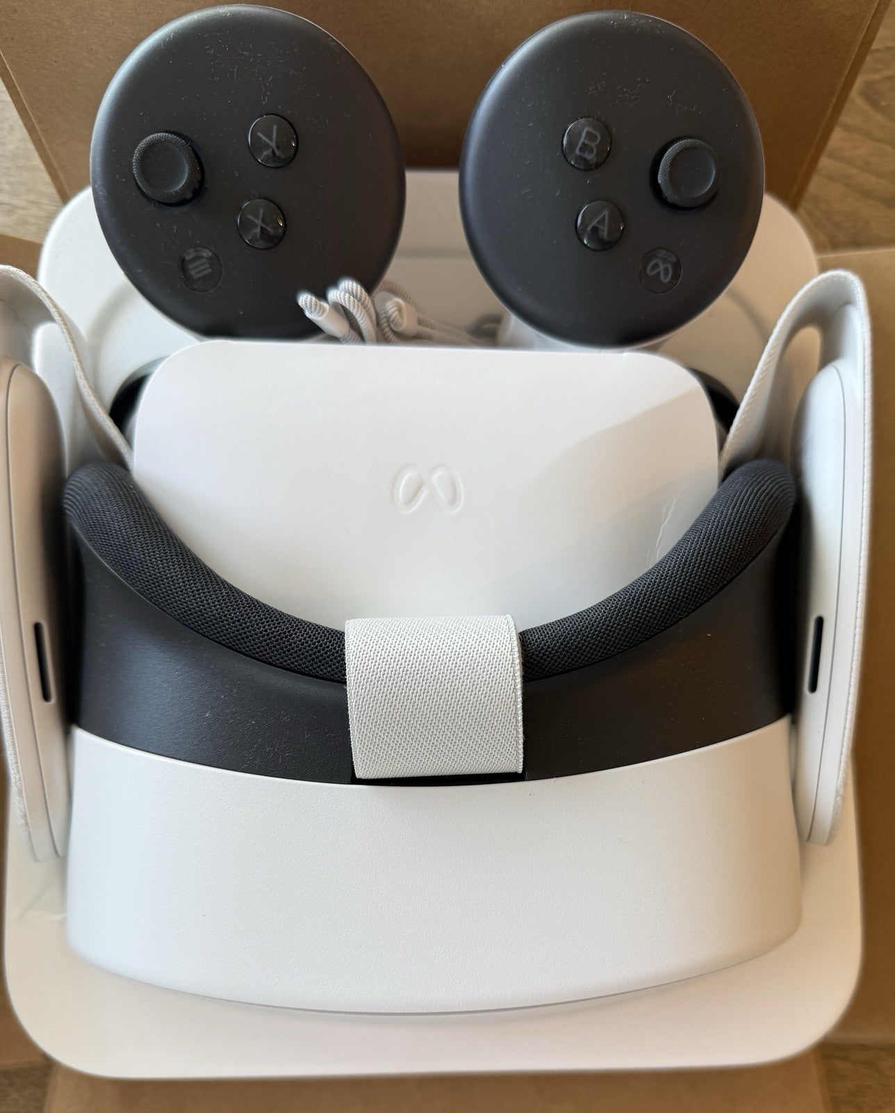 Meta Quest 3S 256GB All-in-One VR Headset – Mixed Reality Gaming & Entertainment