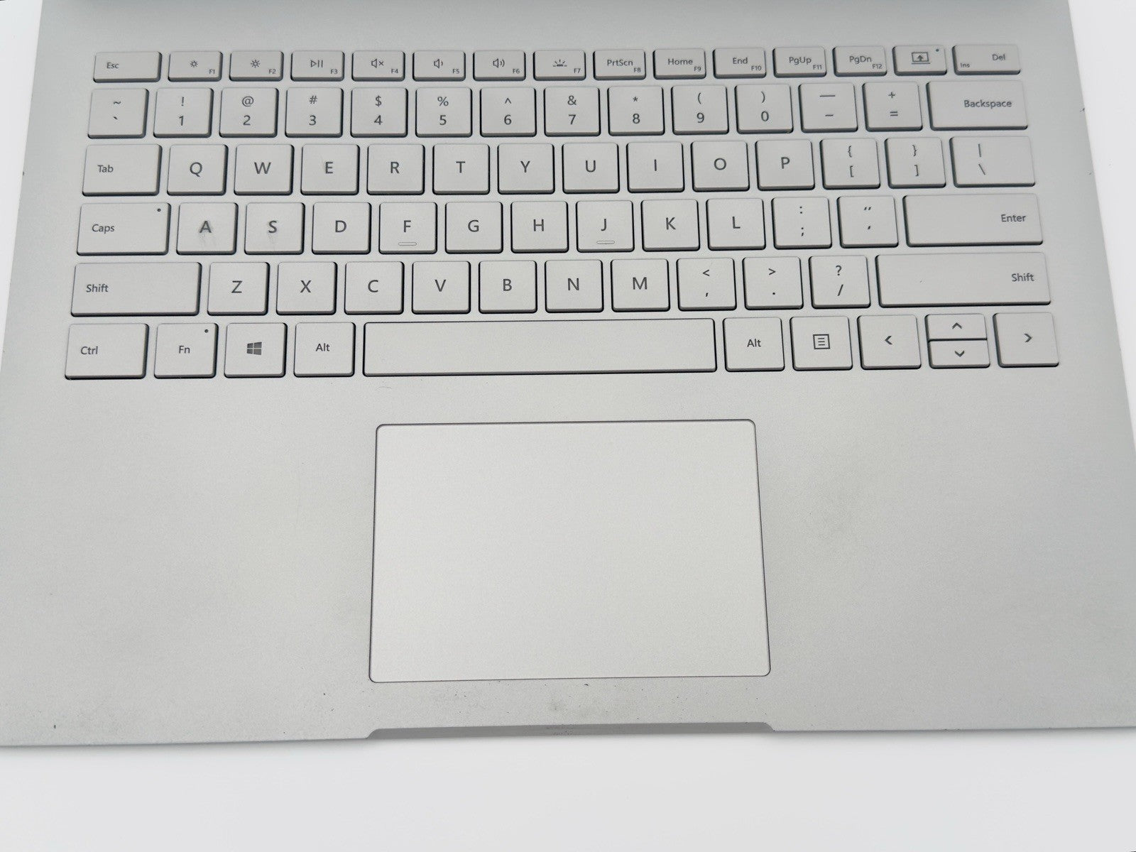 Microsoft Surface Book 13.5" i5 8GB 256GB SSD - Model 1703 - Silver - Good