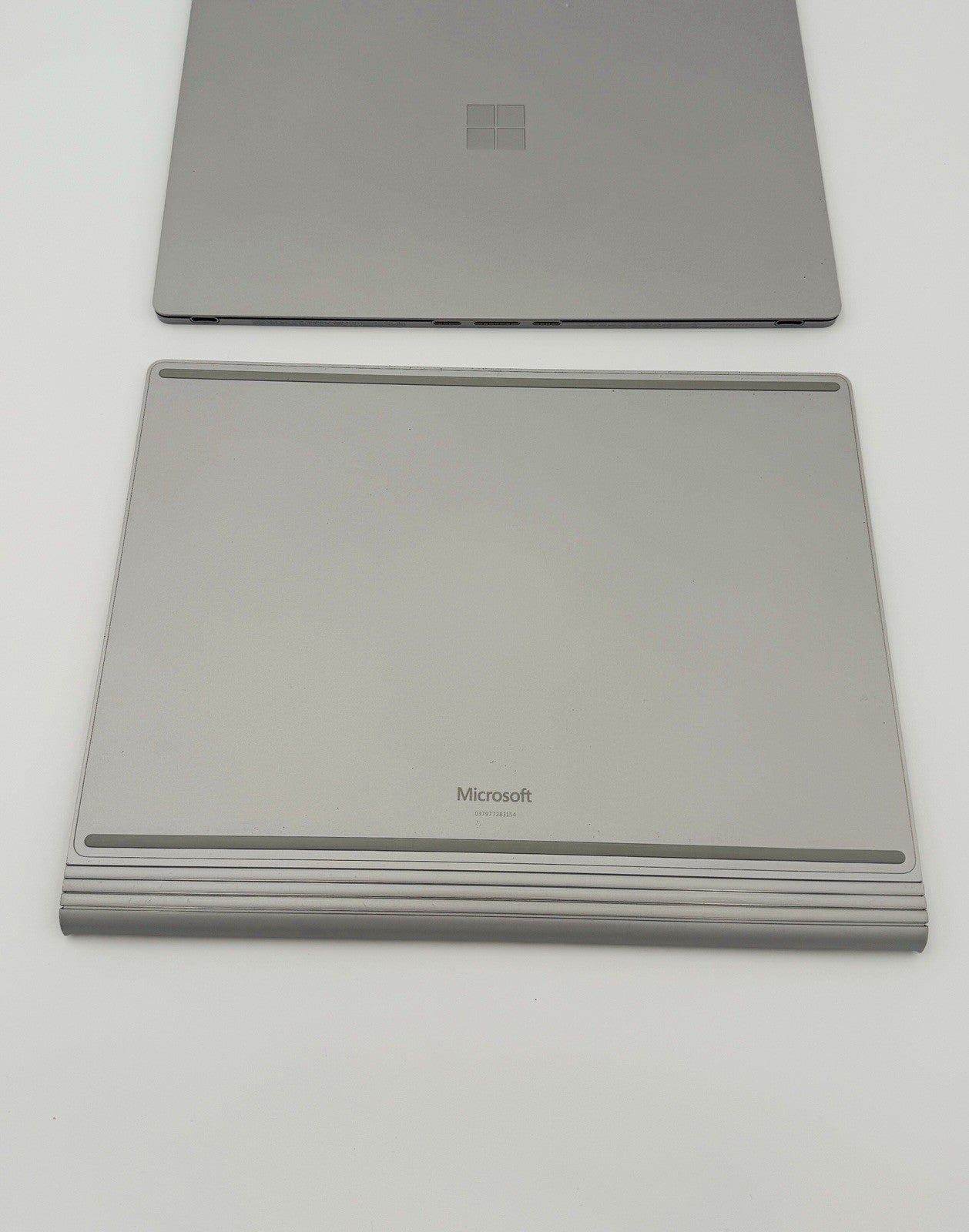 Microsoft Surface Book 13.5" i5 8GB 256GB SSD - Model 1703 - Silver - Good