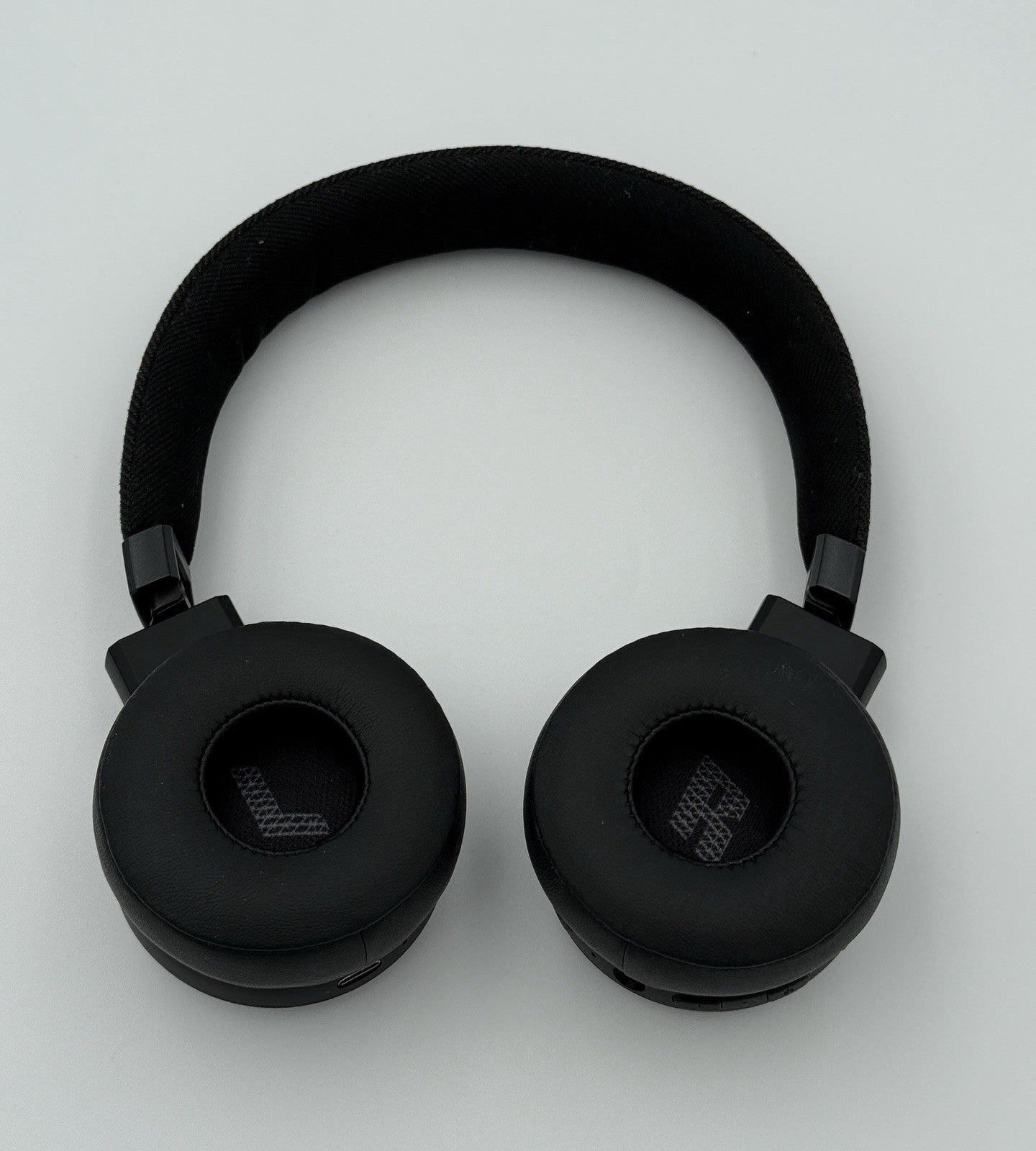 JBL Live 675NC Noise Cancelling Bluetooth On-Ear Wireless Headphones 1 yr wrnty