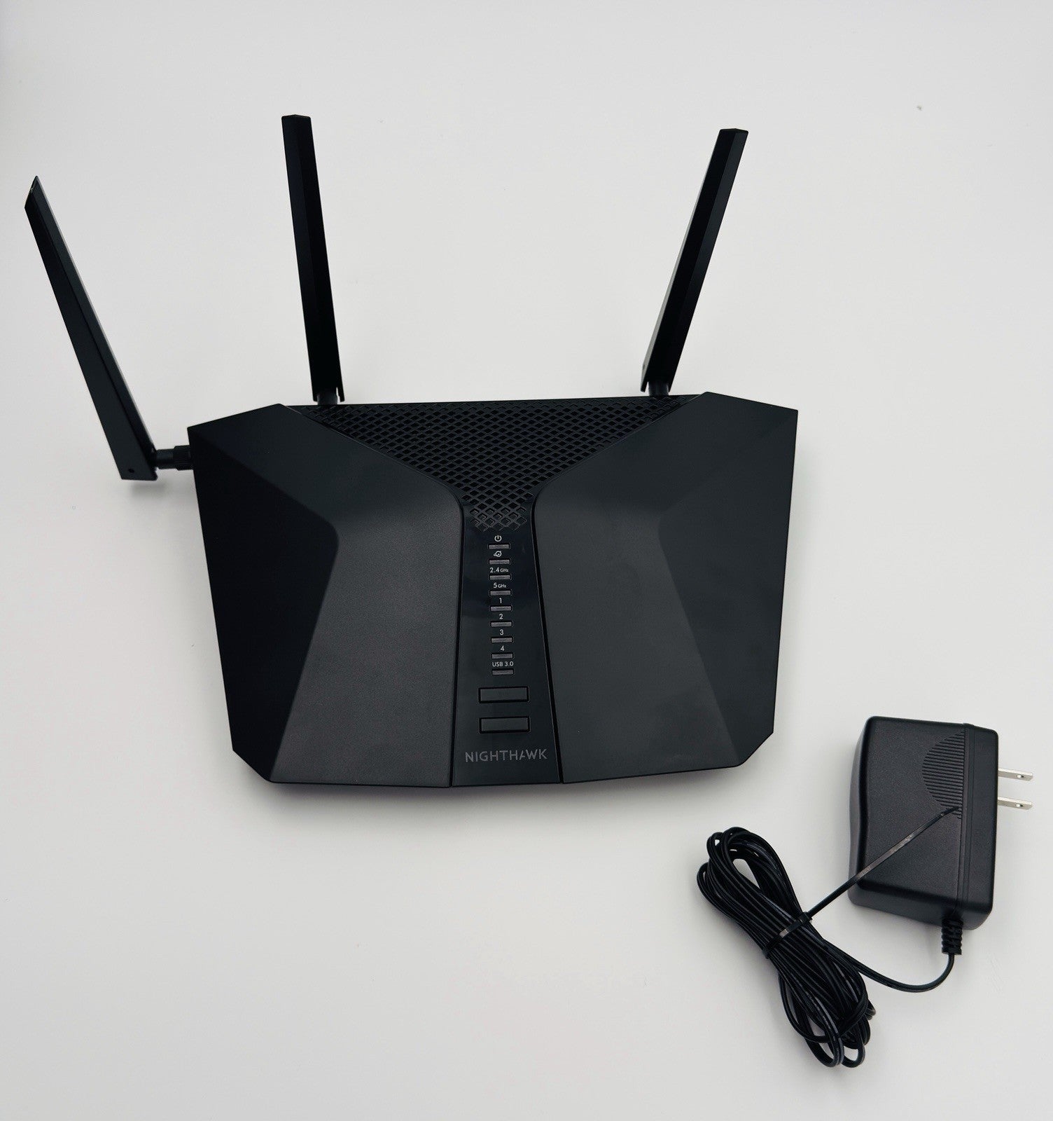 Netgear RAX54S-100NAS Nighthawk AX6 6-Stream AX5400 WiFi Router  -