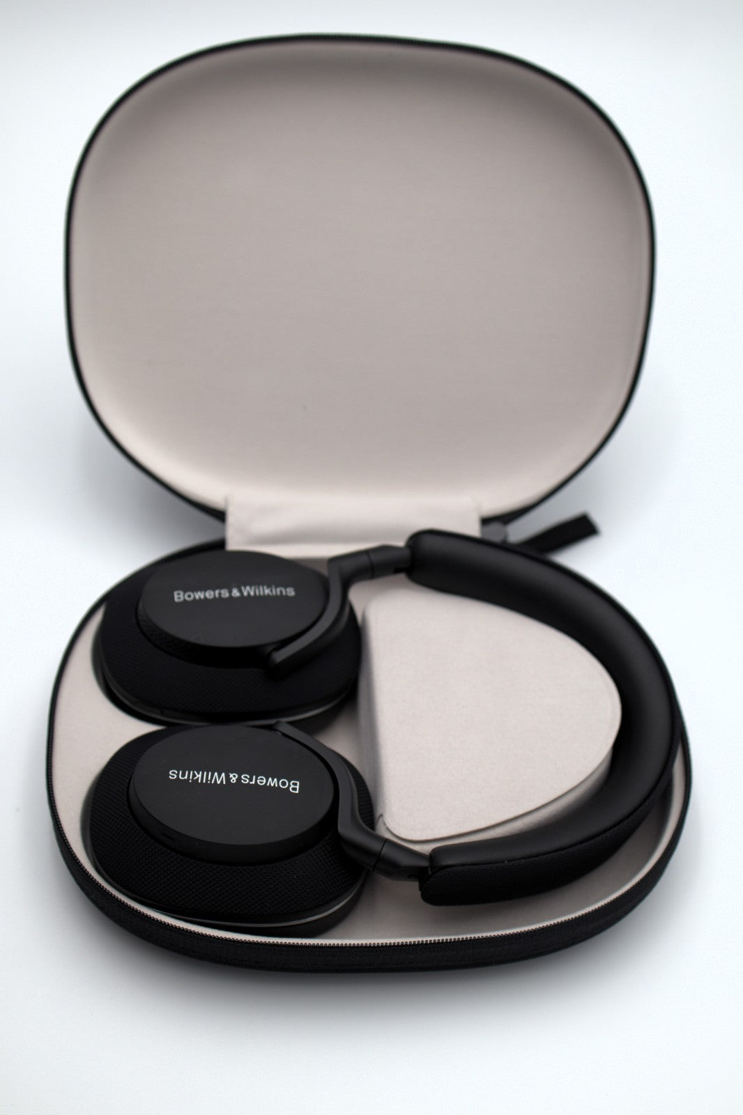 Bowers & Wilkins PX7 S2 On-Ear Noise Cancelling Wireless Headphones Case | Black