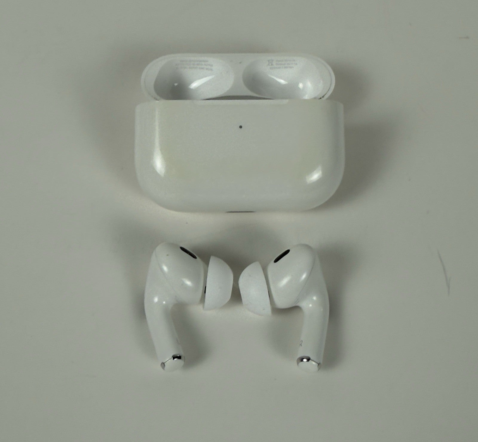 Apple AirPods Pro (1st Gen) w/ MagSafe Case – Noise Cancelling Bluetooth