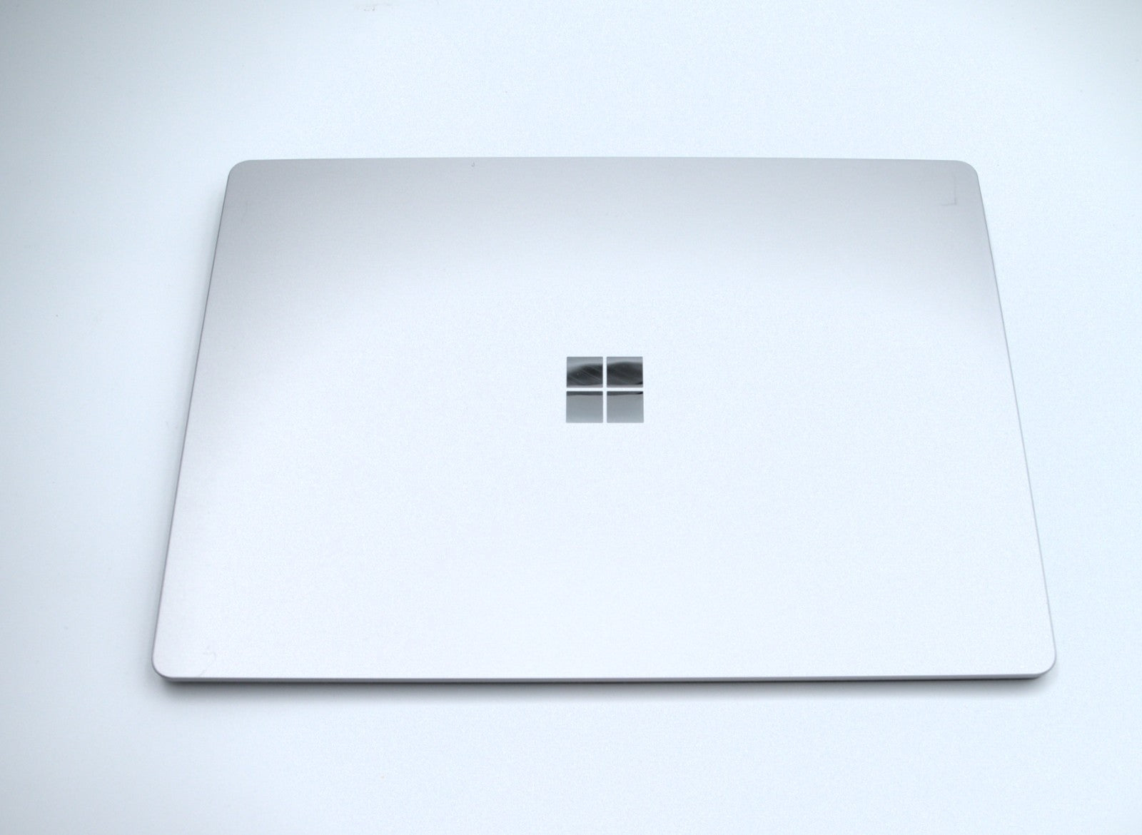 Microsoft Surface Go 3 – 12.4" Touch, i5-1235U, 8GB RAM, 128GB SSD, W10