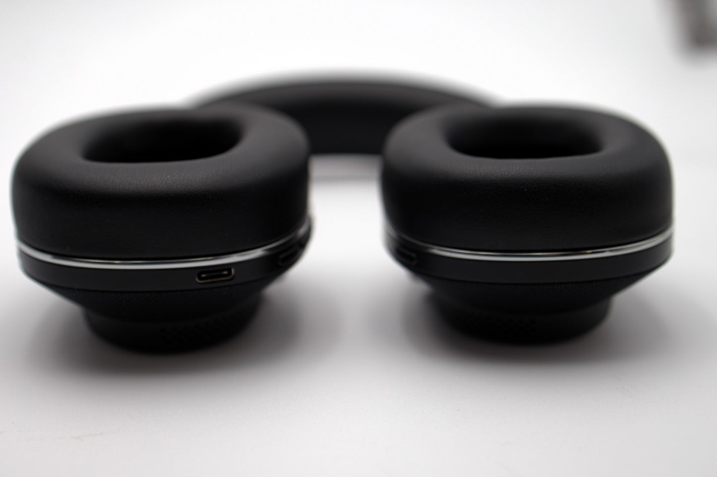 Bowers & Wilkins PX7 S2 On-Ear Noise Cancelling Wireless Headphones Case | Black