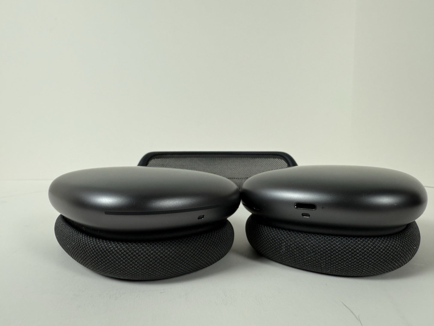 Apple AirPods Max Space Gray A2096 MGYH3AM Wireless Over-Ear Headphone 1 YR WTY