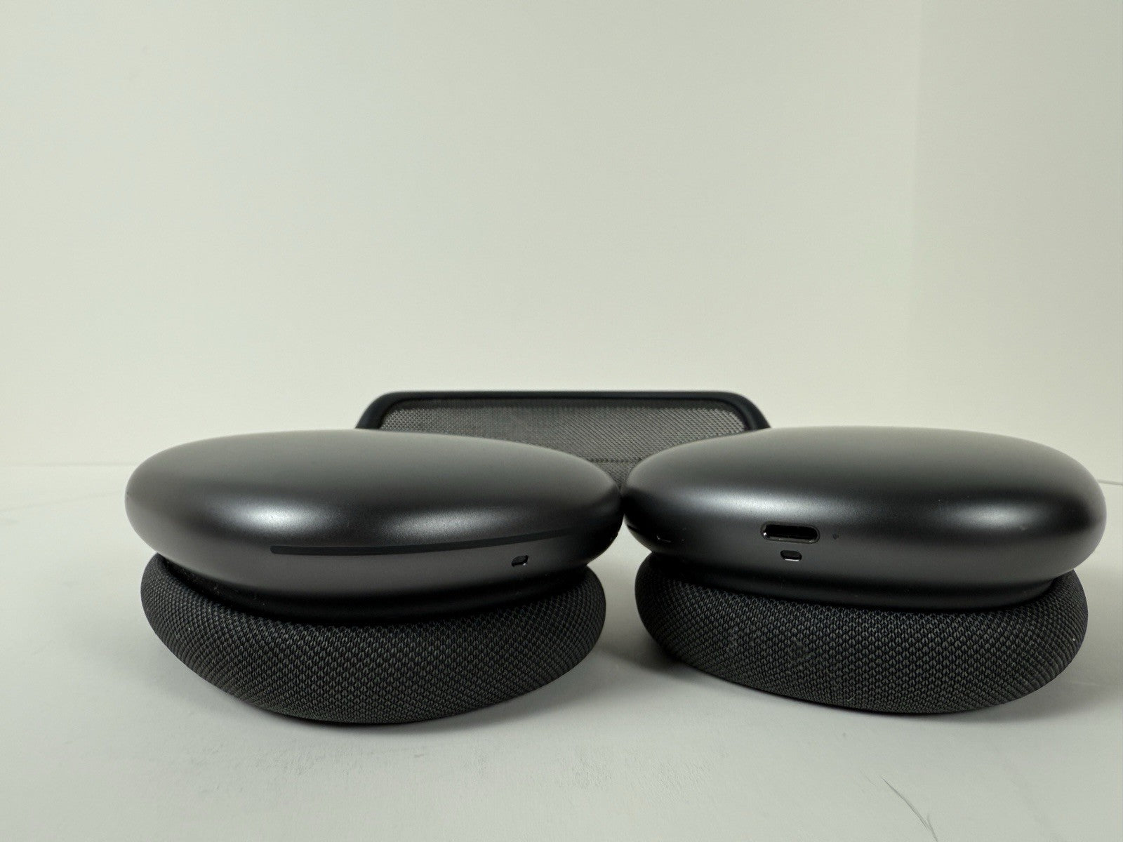 Apple AirPods Max Space Gray A2096 MGYH3AM Wireless Over-Ear Headphone 1 YR WTY