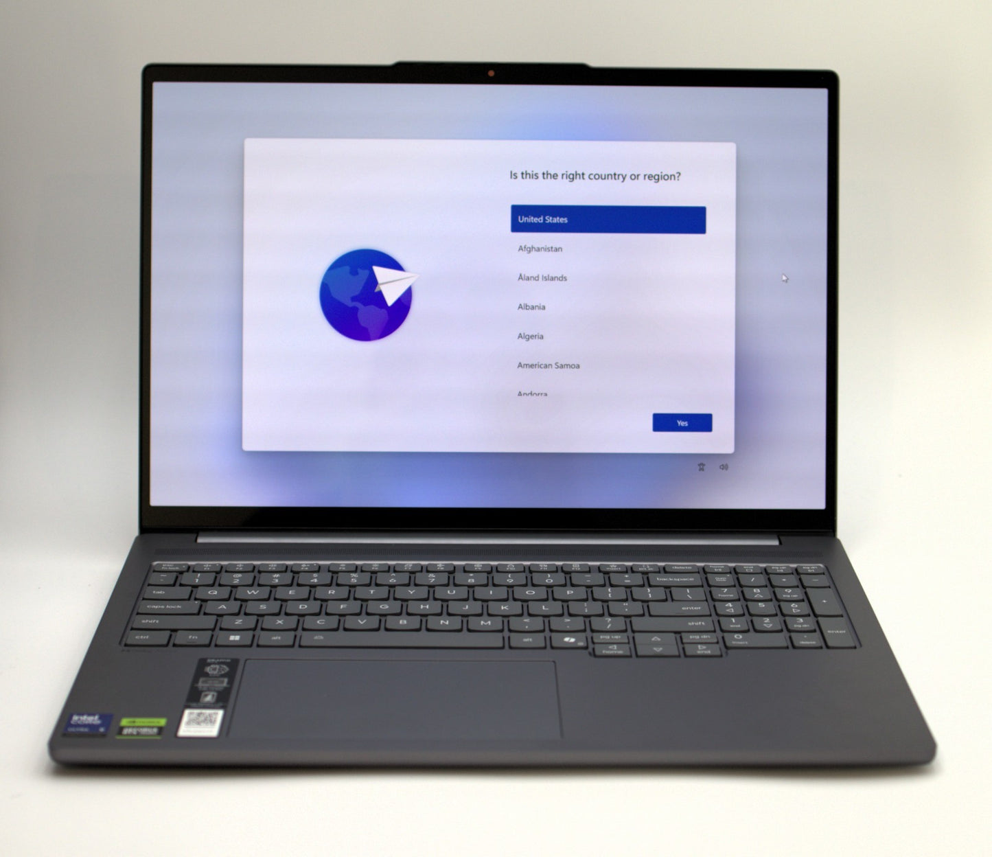 Lenovo IdeaPad Pro 5 16IAH10 16" 2.8K Touch Ultra 9 285H 32GB 1TB RTX 5050 W11H