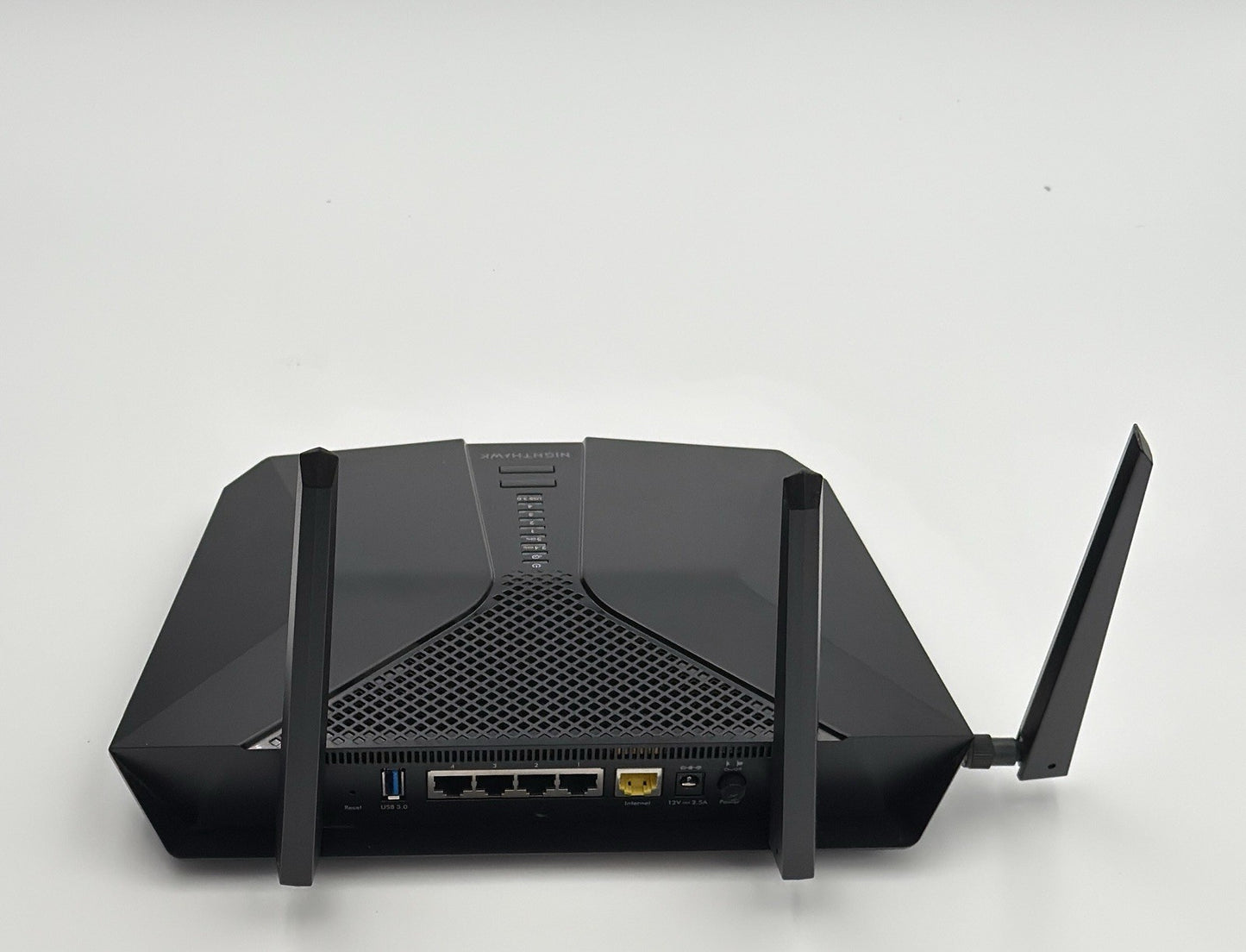 Netgear RAX54S-100NAS Nighthawk AX6 6-Stream AX5400 WiFi Router  -