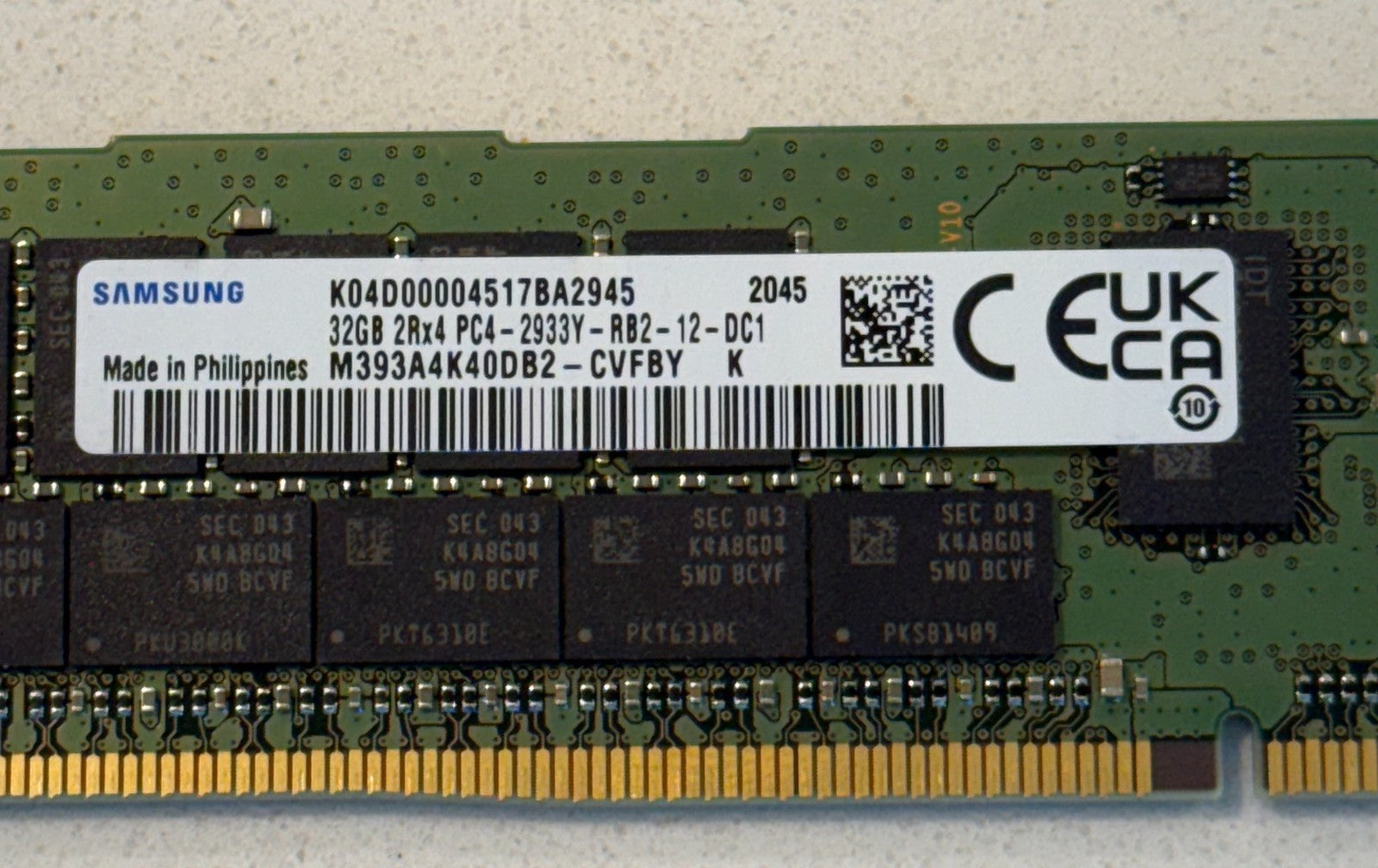 SAMSUNG 32GB 2Rx4 PC4 2933Y-RB2-12 M393A4K40DB2 - CVFBY 2045