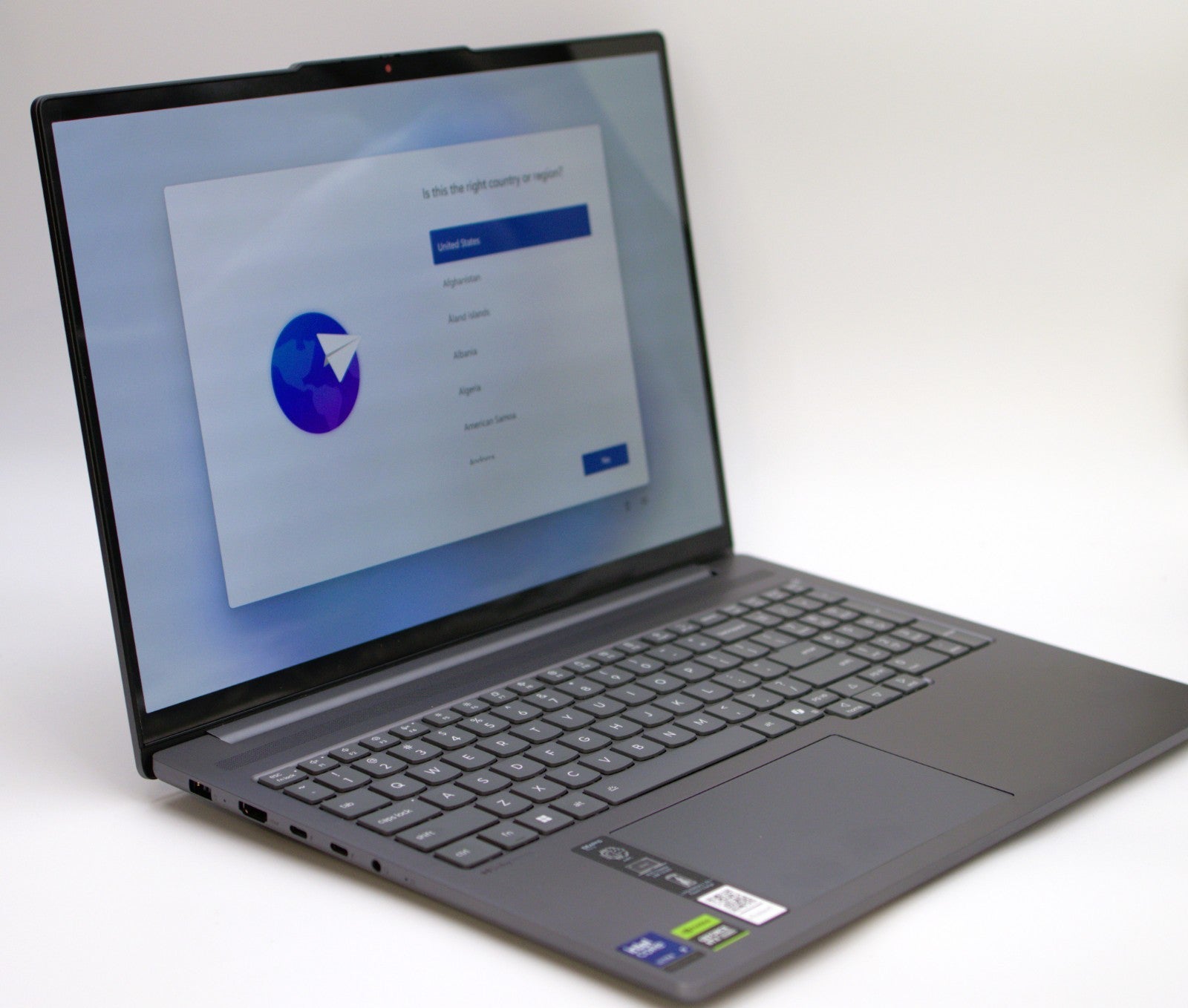 Lenovo IdeaPad Pro 5 16IAH10 16" 2.8K Touch Ultra 9 285H 32GB 1TB RTX 5050 W11H