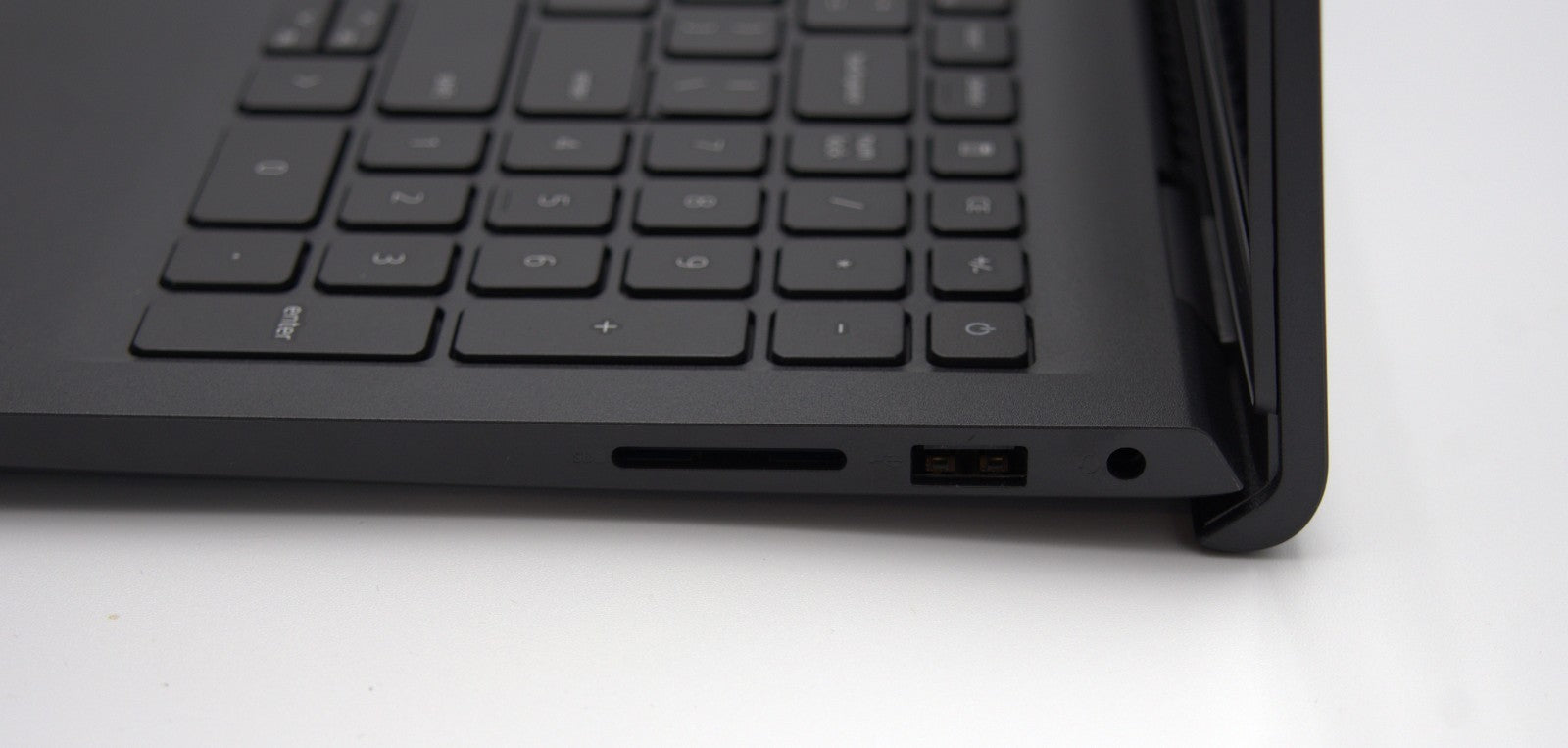 Dell Inspiron 15.6 Touchscreen Laptop  AMD Ryzen 5, 8GB RAM, 1TB SSD i3535