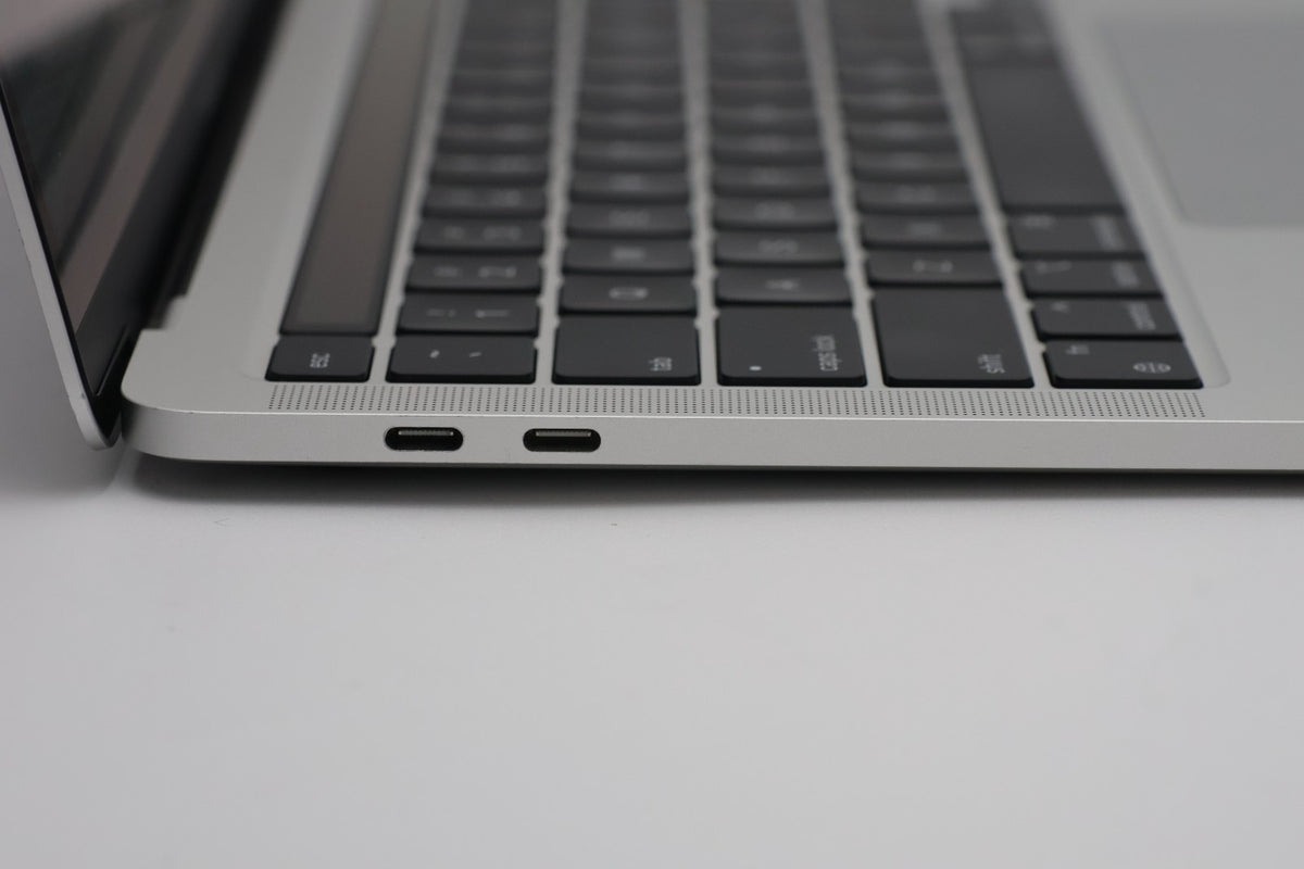 Apple MacBook Pro 13.3" 2022 M2 8GB 256GB SSD 10C GPU Silver MNEP3LL/A Touch Bar