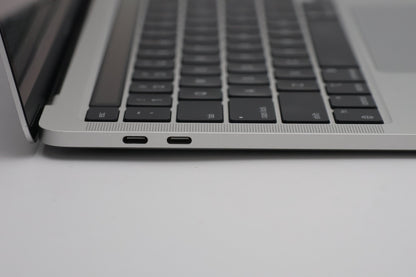 Apple MacBook Pro 13.3" 2022 M2 8GB 256GB SSD 10C GPU Silver MNEP3LL/A Touch Bar