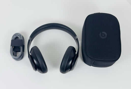 Beats Studio Pro Wireless Noise Cancelling Headphones Black + AppleCare