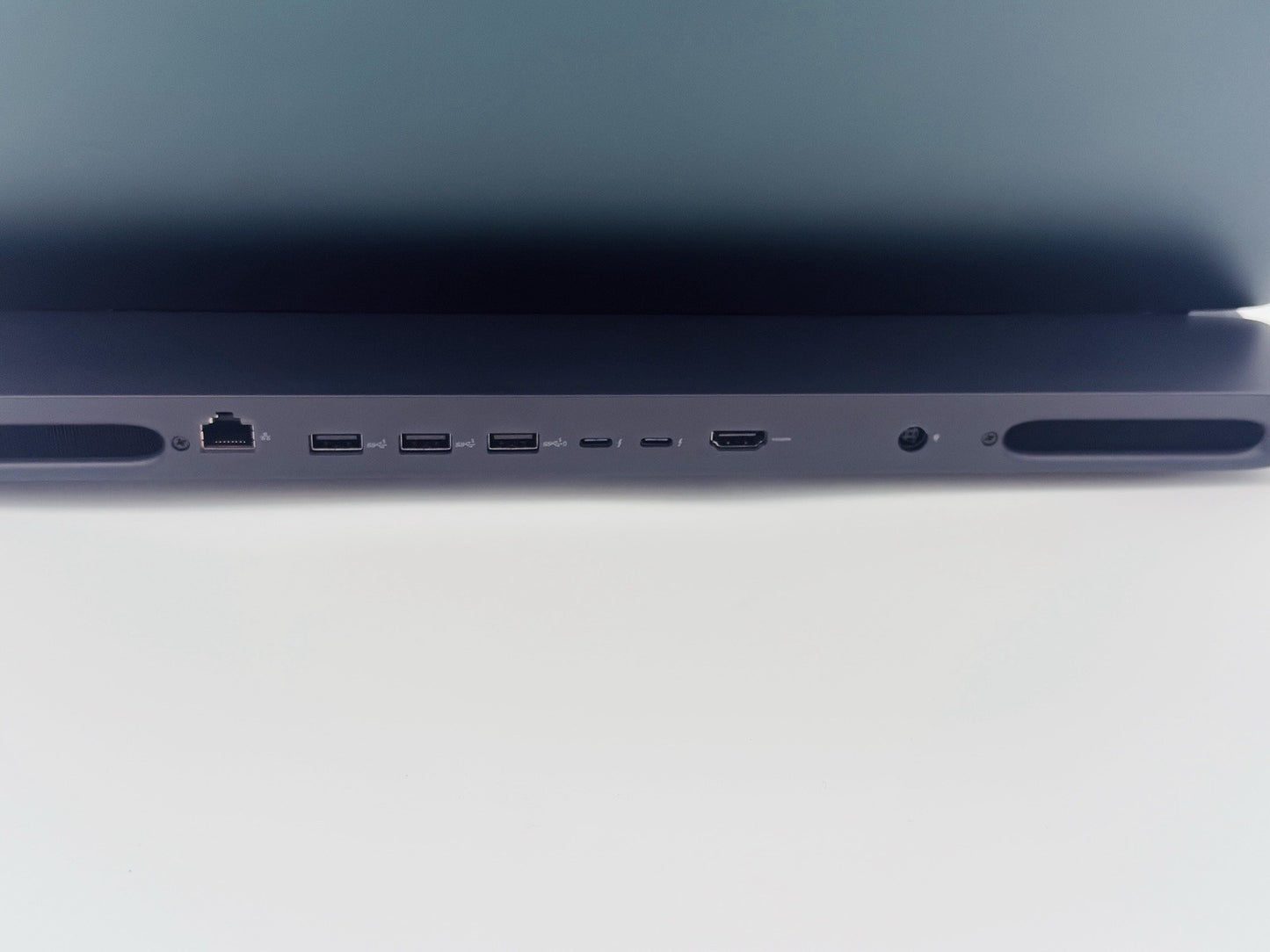 Alienware Area 51 Aa18250 – 18" Ultra 9, 32GB, RTX 5070 Ti, 2TB SSD Warranty