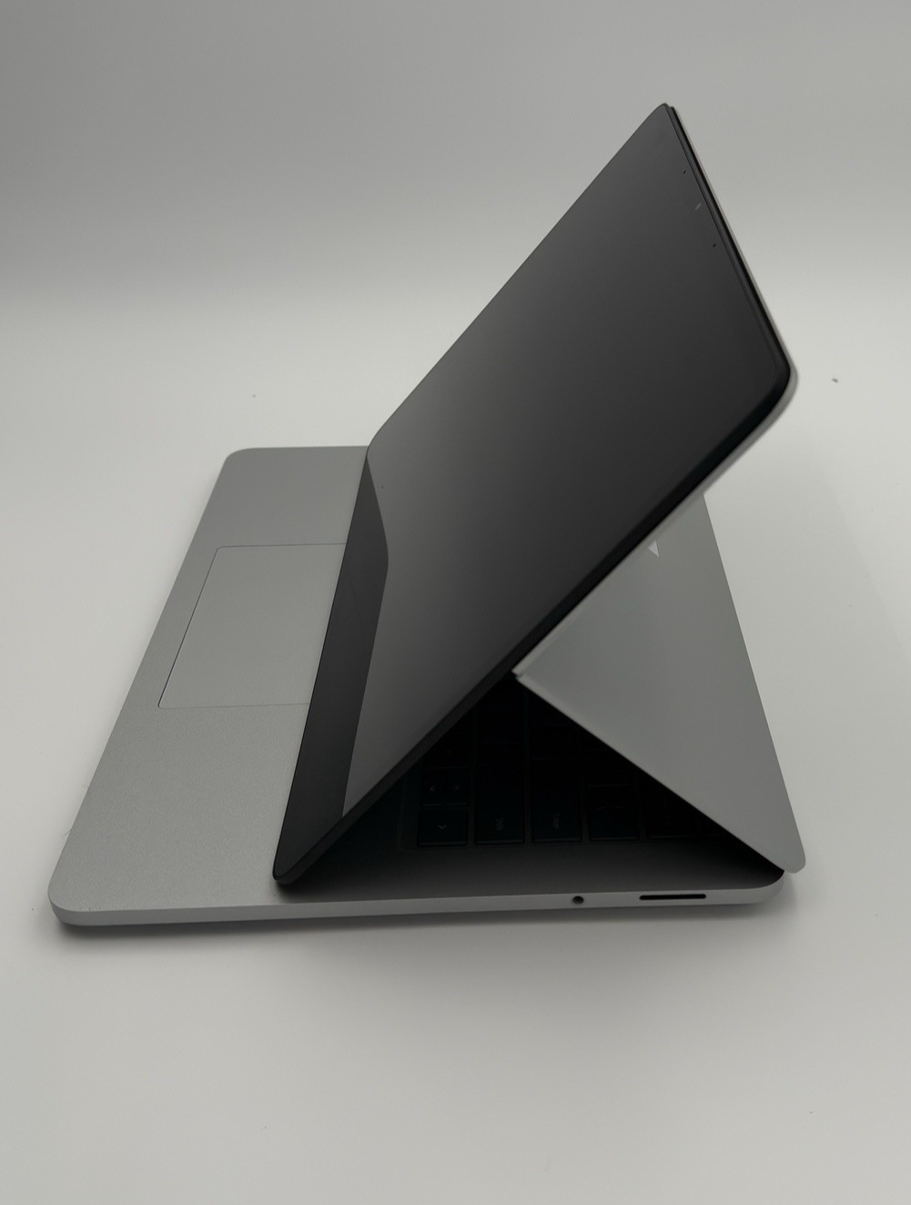 Microsoft Surface Laptop Studio – 14" 2K Touch | i5 | 16GB | 256GB SSD