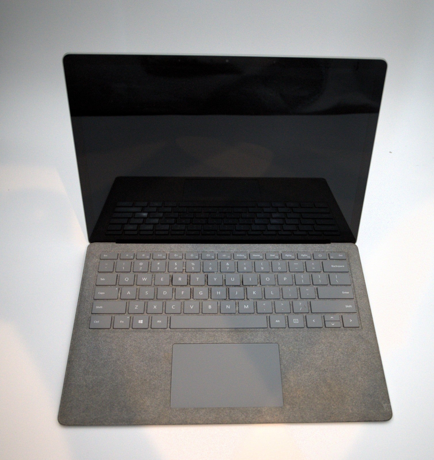 Microsoft Surface Laptop 2 – Intel i5 8250 | 256GB SSD | 8GB RAM| Warranty