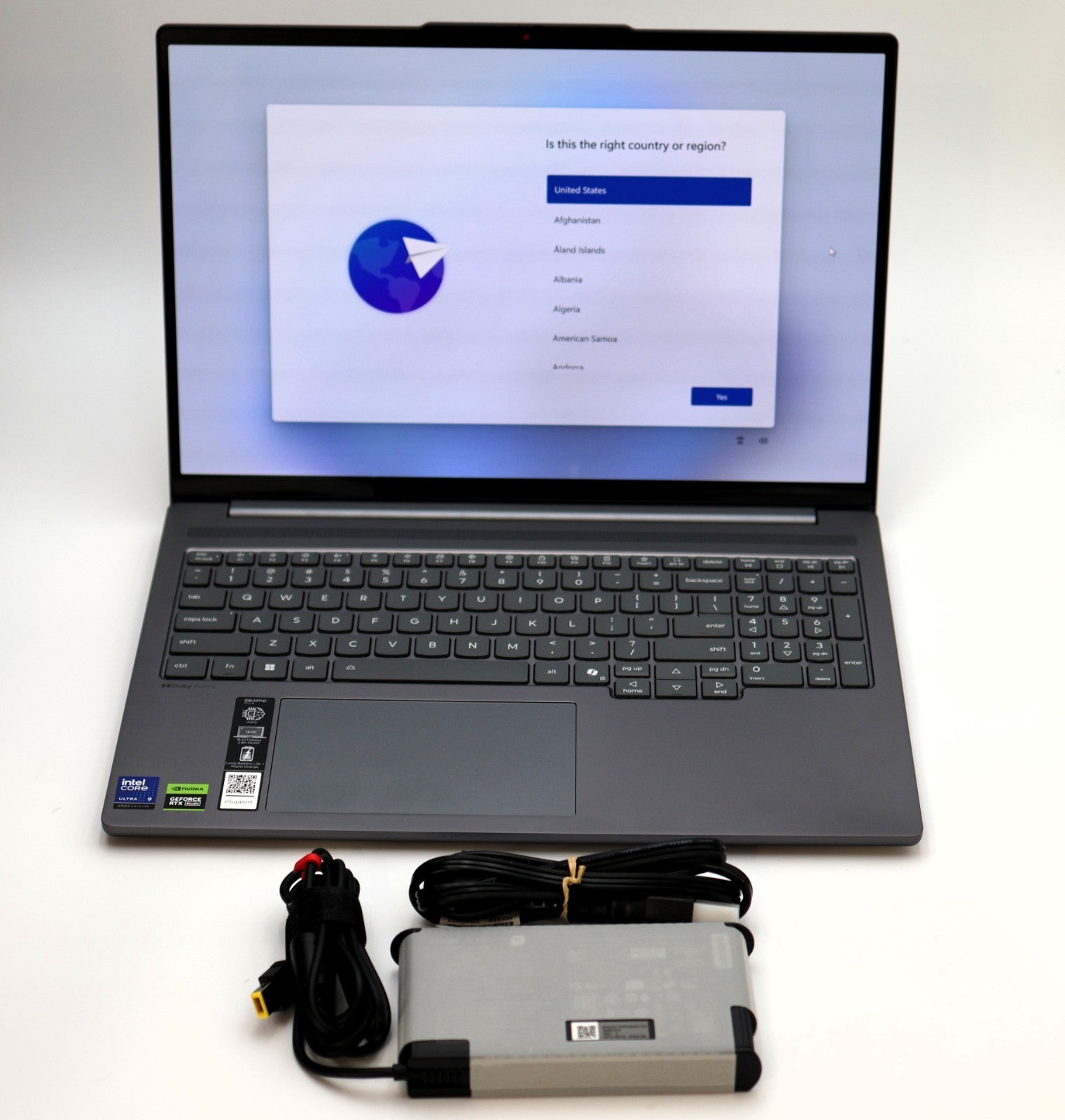 Lenovo IdeaPad Pro 5 16IAH10 16" 2.8K Touch Ultra 9 285H 32GB 1TB RTX 5050 W11H