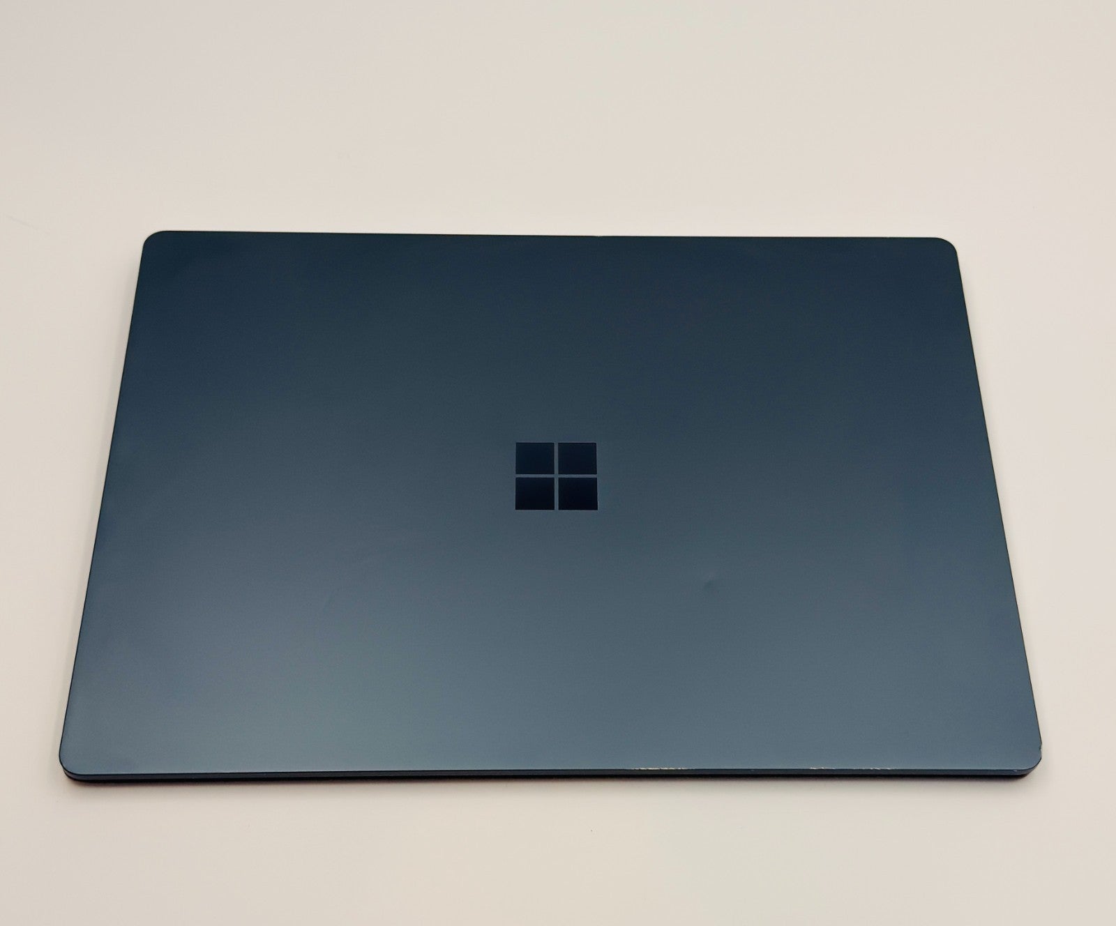 Microsoft Surface Laptop 1769 – 13.5" i5, 8GB, 256GB SSD | Windows 11 | Warranty