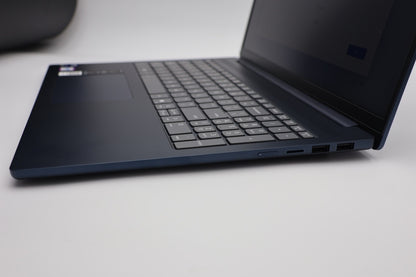 Lenovo IdeaPad Slim 5i 16” Touch Ultra 5 322 16GB RAM 512GB SSD Copilot+ PC Blue