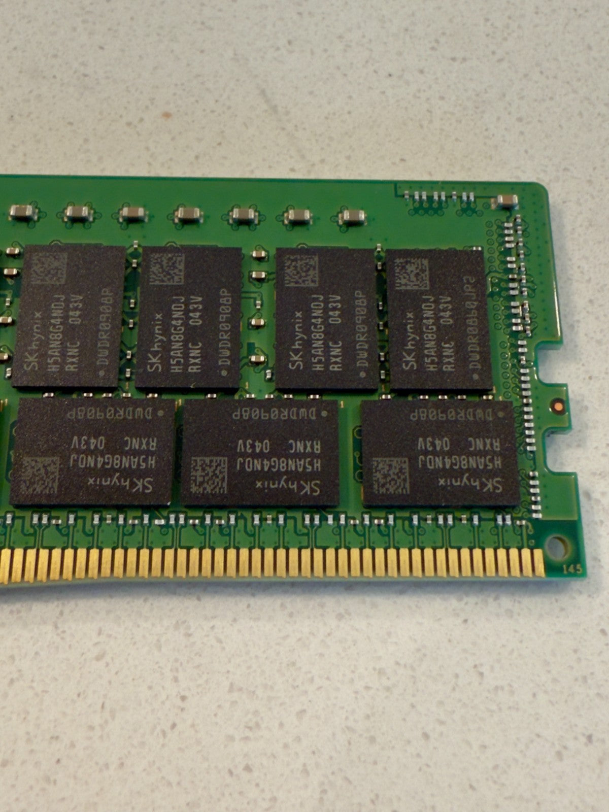 SK HYNIX 32GB 2RX4 PC4-3200AA-RB2 HMA84GR7DJR4N-XN-T4-AA 2043