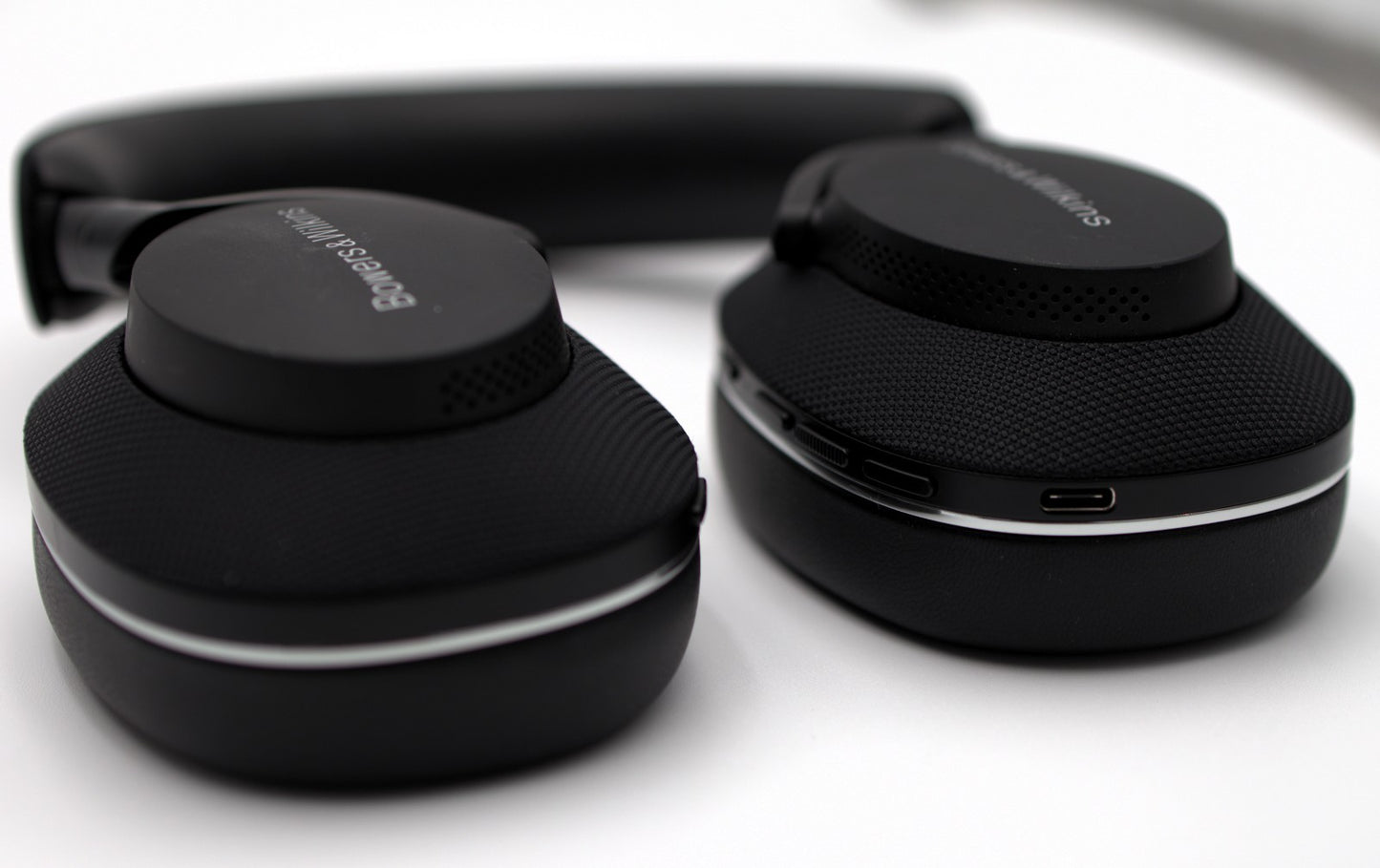 Bowers & Wilkins PX7 S2 On-Ear Noise Cancelling Wireless Headphones Case | Black