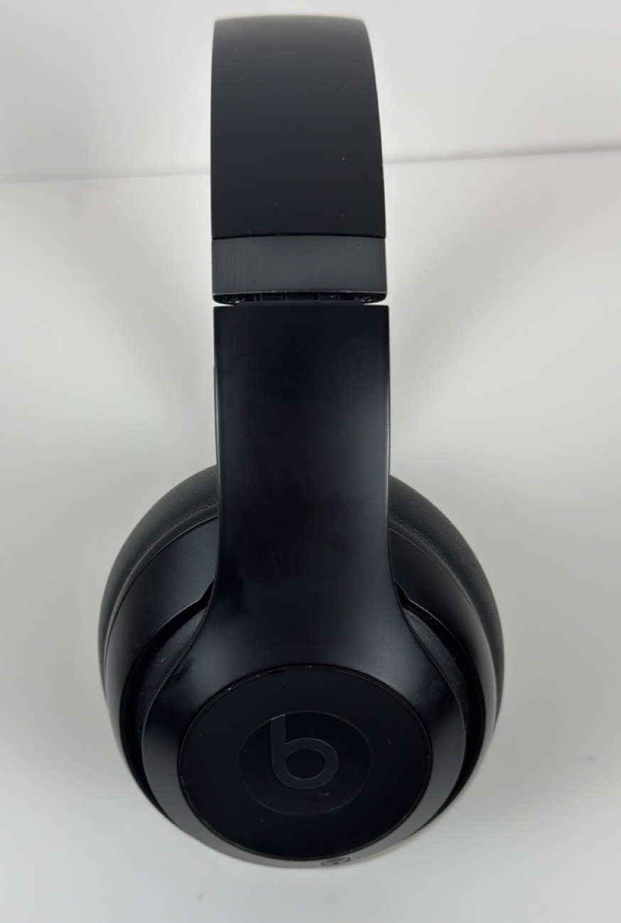 Beats Solo 4 Wireless On-Ear Headphones Black w/ AppleCare+ - Excellent!