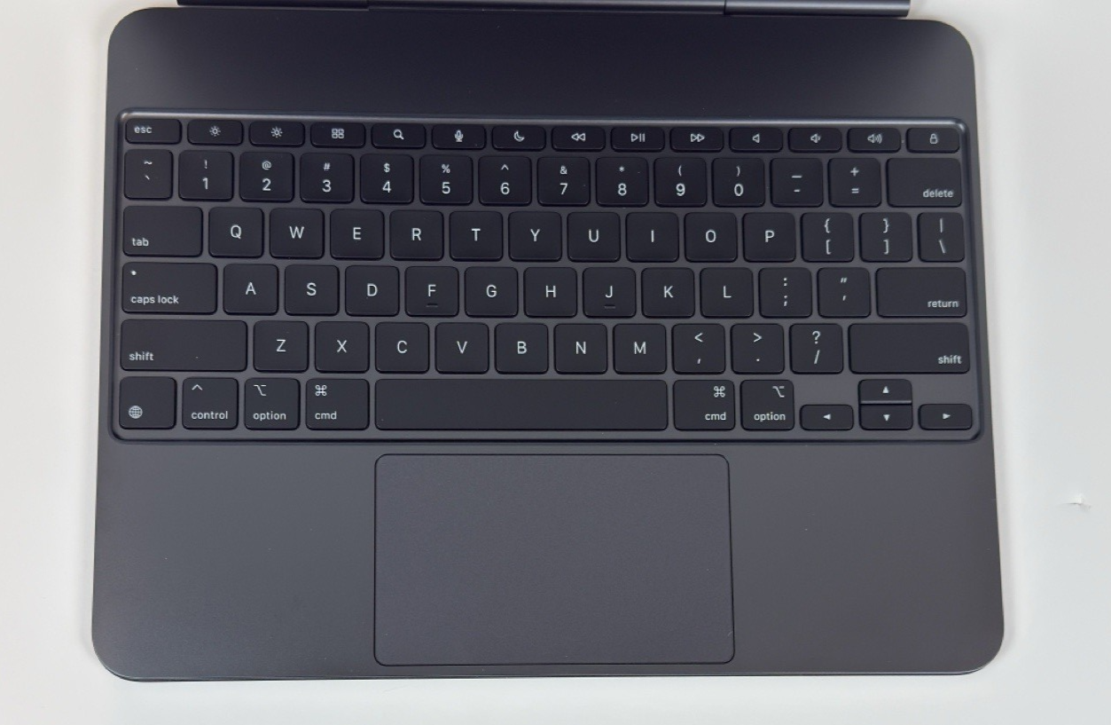 Apple Magic Keyboard for iPad Pro 13" (M4) A2974  – MWR53LL/A with Warranty