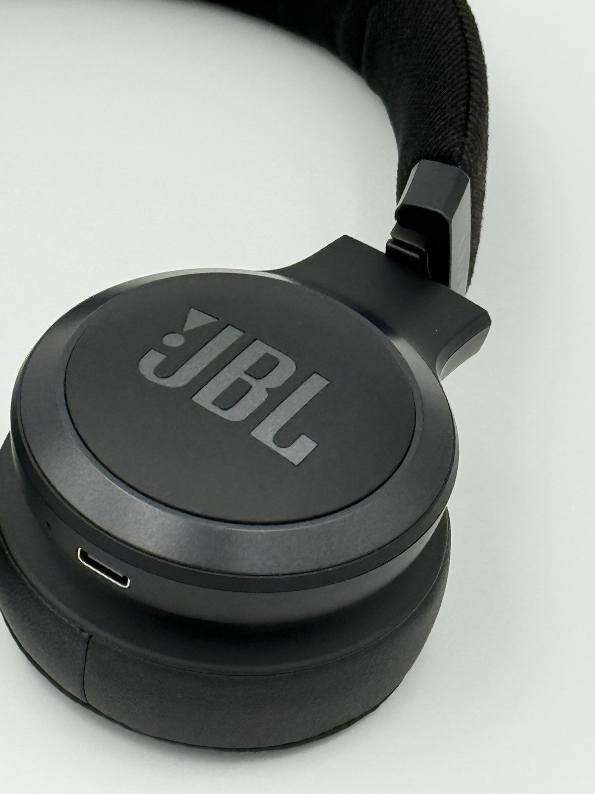 JBL Live 675NC Noise Cancelling Bluetooth On-Ear Wireless Headphones 1 yr wrnty