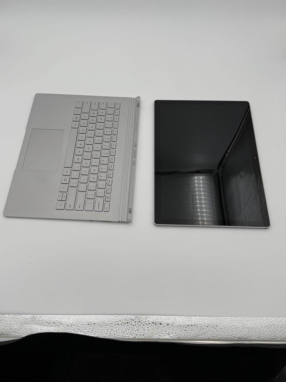 Microsoft Surface Book 13.5" i5 8GB 256GB SSD - Model 1703 - Silver - Good