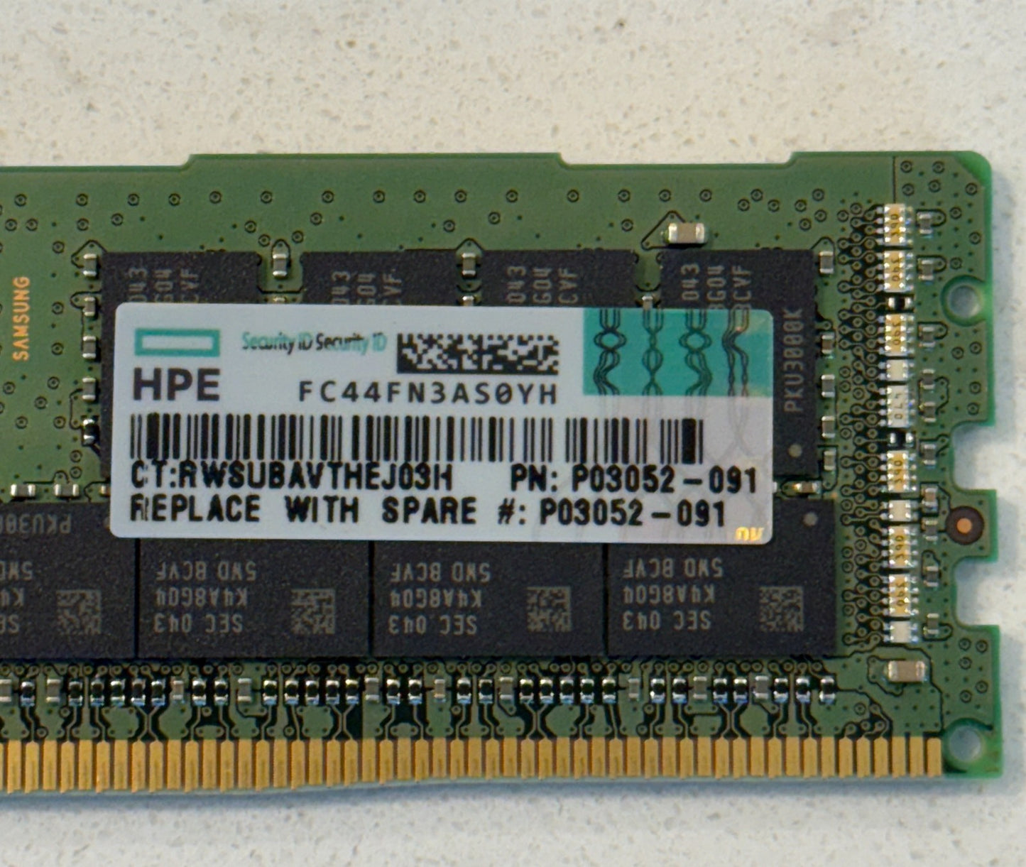 SAMSUNG 32GB 2Rx4 PC4 2933Y-RB2-12 M393A4K40DB2 - CVFBY 2045