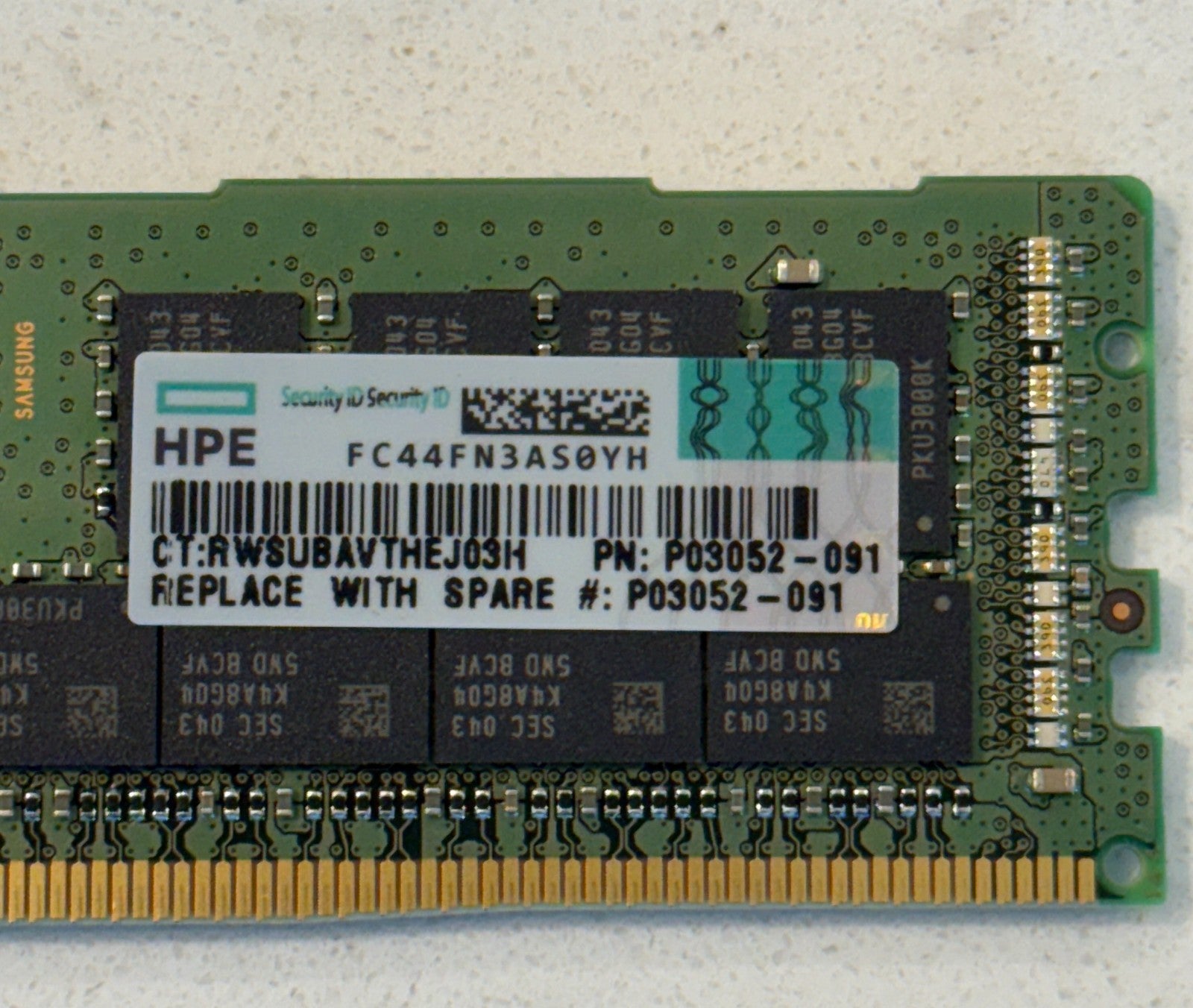 SAMSUNG 32GB 2Rx4 PC4 2933Y-RB2-12 M393A4K40DB2 - CVFBY 2045