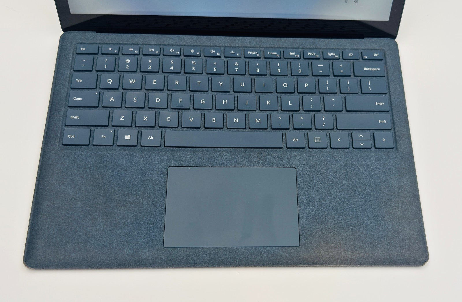 Microsoft Surface Laptop 1769 – 13.5" i5, 8GB, 256GB SSD | Windows 11 | Warranty