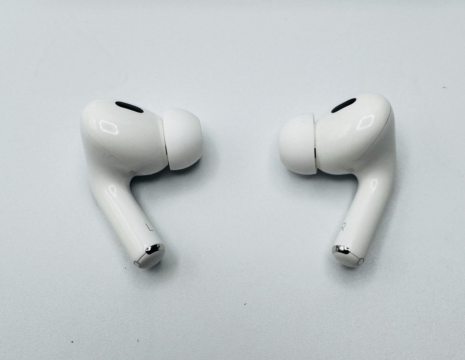 Genuine Apple AirPods Pro 2 USB-C  Replacement Part – Left /Right or Case