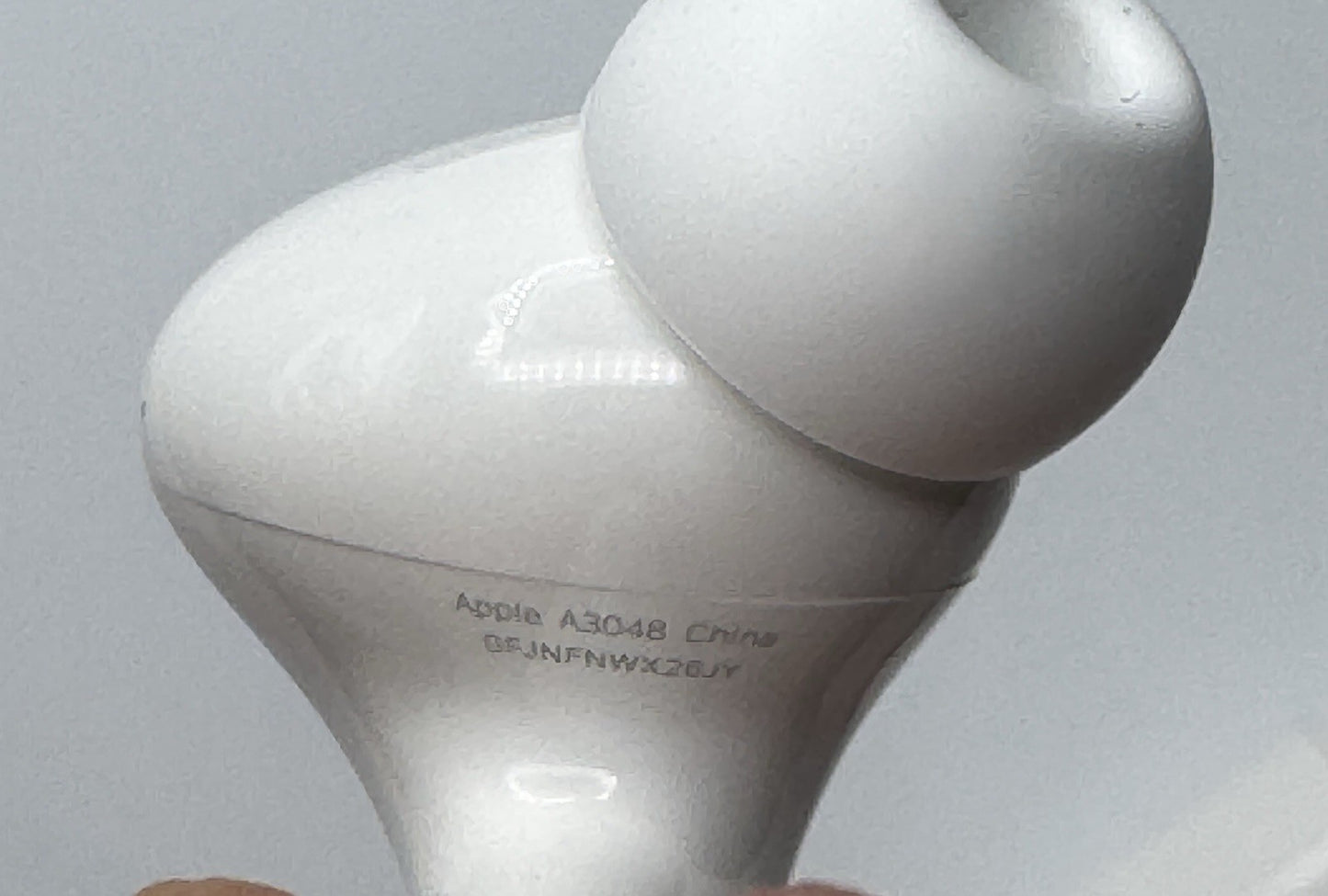 Genuine Apple AirPods Pro 2 USB-C  Replacement Part – Left /Right or Case