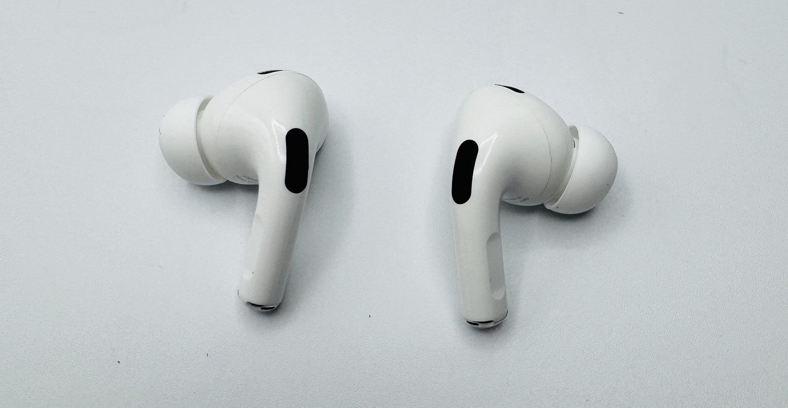 Genuine Apple AirPods Pro 2 USB-C  Replacement Part – Left /Right or Case